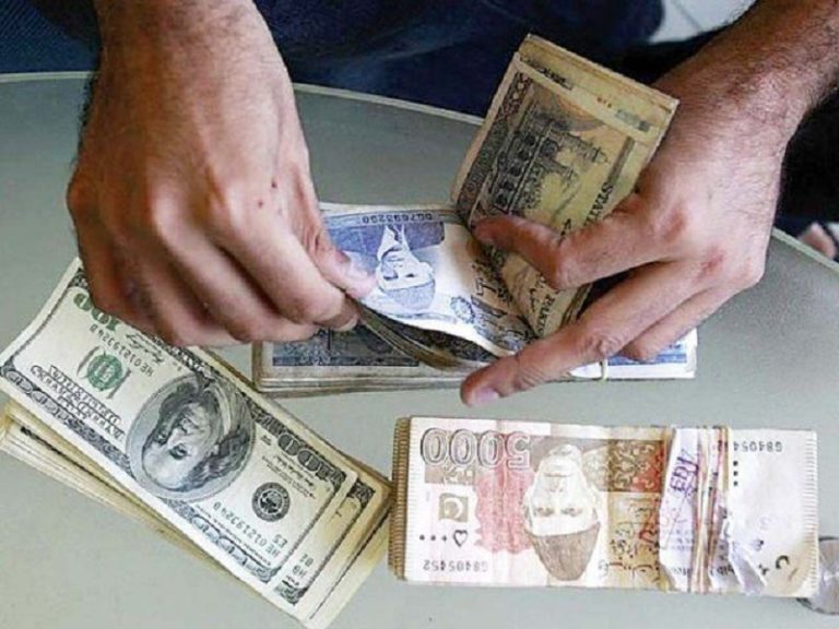 انٹربینک میں ڈالر ملکی تاریخ کی بلند ترین سطح 157 روپے پر پہنچ گیا