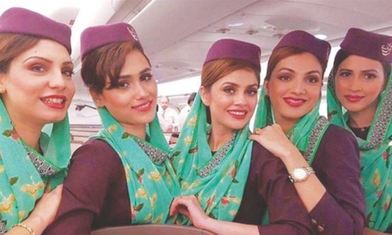 پی آئی اے کا ائر ہوسٹس کو وزن کم کرنے کا حکم