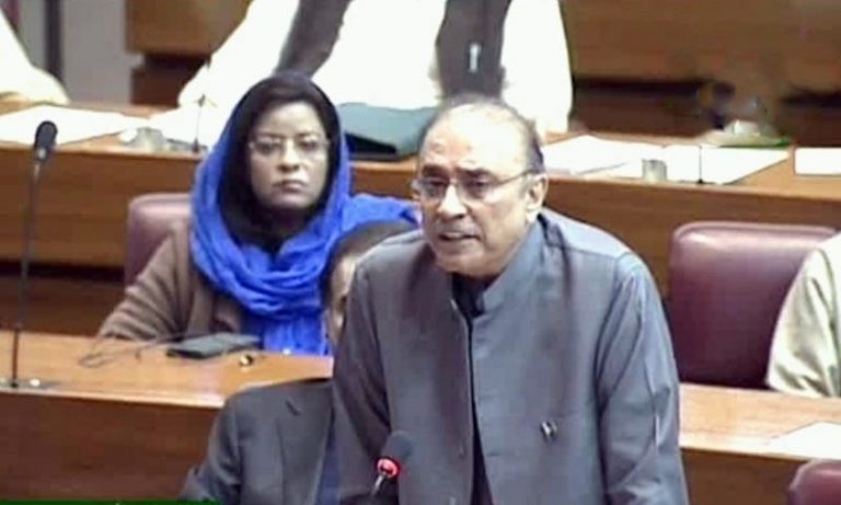 سابق صدر آصف علی زرداری کا نیب کو ٹائیٹ کرنے کا مشورہ