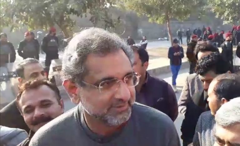 ایل این جی اسکینڈل: شاہد خاقان عباسی نیب میں طلب