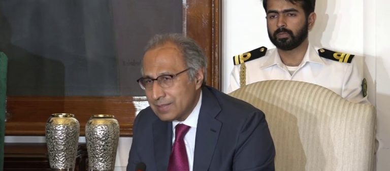 آئی ایم ایف پروگرام میں جانا مشکل فیصلے کی ایک کڑی ہے، مشیر خزانہ