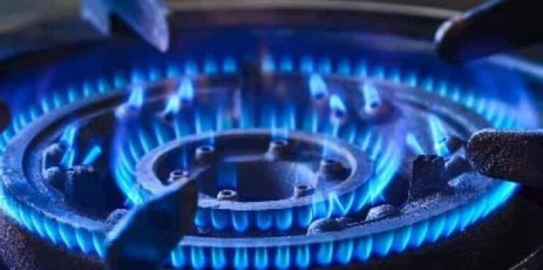 گھریلو صارفین کیلئے گیس 214 فیصد مہنگی کرنے کی سمری اقصادی رابطہ کمیٹی کو ارسال
