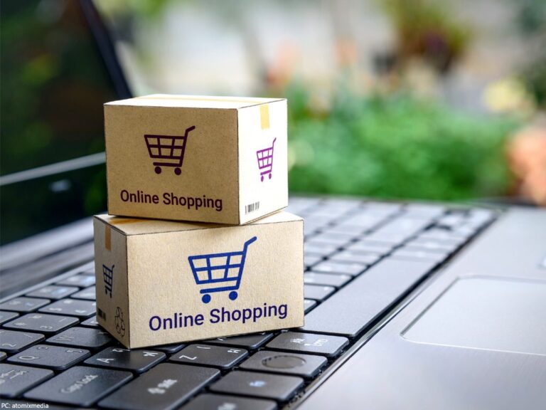 پاکستان میں کمپنیوں کو آن لائن آرڈرز کی وصولی بند کیوں کرنا پڑ رہی ہے؟