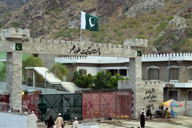 طورخم سرحد بند کرنے کے حکومتی فیصلے پر خیبرپختونخوا کے تاجر نالاں