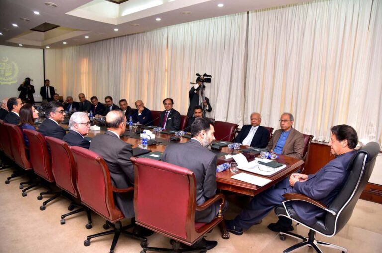 صنعتی یونٹس کی بحالی سے معاشی بہتری آئے گی: وزیراعظم عمران خان