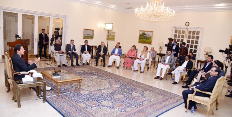 وزیراعظم کا کنسٹرکشن انڈسٹری ڈویلپمنٹ بورڈکے قیام، تعمیراتی شعبے کو 14 اپریل سے کھولنے کا اعلان