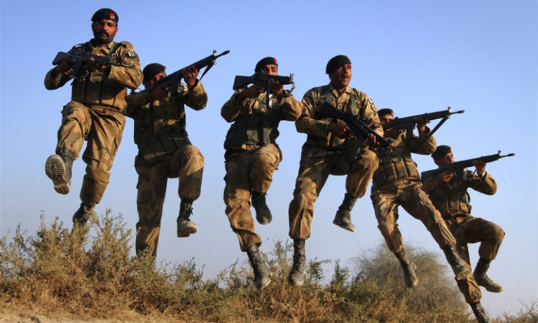 کیا فوج واقعی 60 فیصد بجٹ کھا جاتی ہے؟ اس دعوے میں کتنی حقیقت، کتنا افسانہ ہے؟