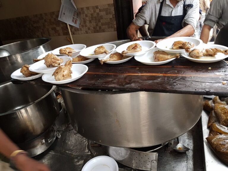 رات 10 بجے تک کی بجائے 24 گھنٹے ریسٹورنٹس کھولنے کی اجازت دی جائے: ایسوسی ایشن