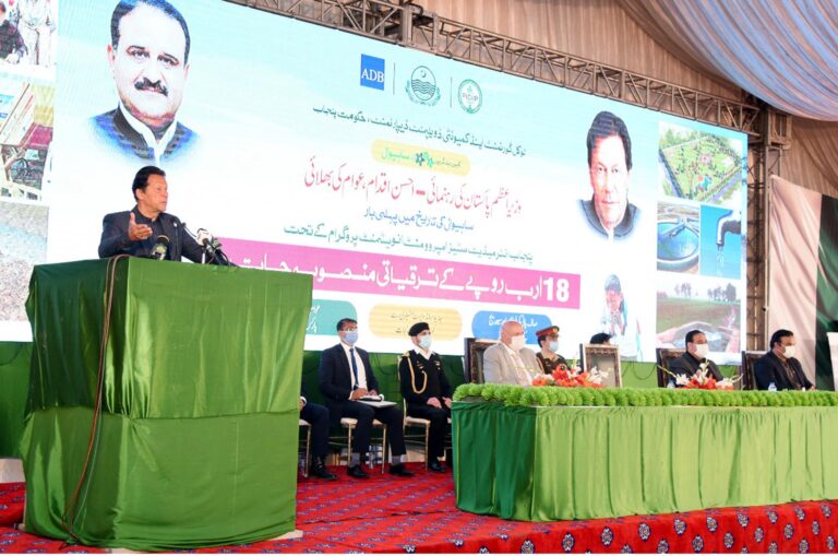 بڑے ڈاکوئوں پر ہاتھ ڈالنا ہی تبدیلی ہے، وزیراعظم عمران خان